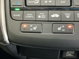運転席/助手席シートヒーターで寒い日もすぐに温かくなり快適に過ごせます。2段階の温度調整が可能です