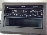ホンダ純正CDチューナーです。パネル前面にAUX端子を搭載。シンプルな操作性が魅力のCDチューナーです!