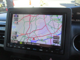 メモリーナビを装備しております。 お出かけに大変便利です。