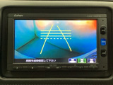 バックでの車庫入れも安心です! リアカメラが付いているバックモニター付のナビを装備しております。操作線もついており距離感も画面から確認できます。