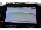バックモニター付き。 車両後方の映像がナビ画面に表示されるので、車庫入れが苦手な人も安心です。ただし、目視確認もお忘れなくお願いいたします。
