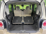 後席を格納すると、これだけの広さが!シーンに合わせたシートアレンジで、大きな荷物も積むことが出来ます♪