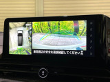 【アラウンドビューモニター】専用のカメラにより、上から見下ろしたような視点で360度クルマの周囲を確認することができます☆死角部分も確認しやすく、狭い場所での切り返しや駐車もスムーズに行えます。