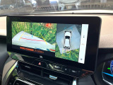 【パノラミックビューモニター】専用のカメラにより、上から見下ろしたような視点で360度クルマの周囲を確認することができます☆死角部分も確認しやすく、狭い場所での切り返しや駐車もスムーズに行えます。