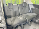 3列目シートはもちろん状態良好☆大人でもゆったりと座って頂けますので、大人数でのお出かけもラクラクです♪ご家族で、気の知れた仲間で、ドライブに行くのが楽しみですね♪