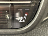 【シートヒーター】寒い日に重宝するシートヒーター!エアコンより早く温まってくれるので寒がりの人も安心ですね♪エアコンの温風は乾燥するから苦手、という方にもをおすすめです。