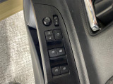 【パワーウインドウ】運転席のスイッチで、各席の窓ガラスの開閉ができます!あると便利ですよね!