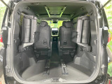 後席を格納すると、これだけの広さが!シーンに合わせたシートアレンジで、大きな荷物も積むことが出来ます♪