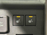寒い日のドライブを快適にする運転席&助手席シートヒーターが付いてます。アクセサリーソケット(12V/120W)も装備されています。