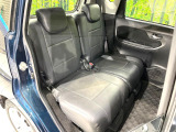 後部座席も気になるようなキズ・汚れやへたり等、大きなダメージはなく、良好な状態です。