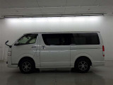 スライドドア開口部が広く荷物の出し入れがスムーズにできます。