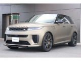 SVモデルは、オールホイールステアリング(4WS)も標準装備しておりますので、最小回転数5.3mでEVOQUE より小回りがききます。