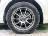 【15インチアルミホイール】外観にマッチしたアルミホイールを装着しております。各種アルミホイールや、スタッドレスタイヤも取扱いしております。是非ご相談ください♪