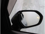 【機能】ブラインドスポットモニターが付いていますので後方から接近中の車両を知らせてくれます。