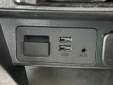 音楽プレイヤーを接続可能なUSB、AUX端子付き!