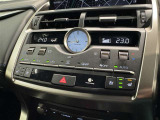 左右独立温度コントロールフルオートエアコンです。運転席、助手席それぞれで独立して温度設定ができます。冷え性の方が乗っても安心ですね♪
