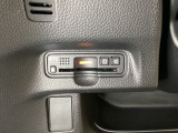 ハンドルの左下にETCがついています。高速道路の料金所の通過も楽々です。 カードの取り出しもしやすい場所についています。