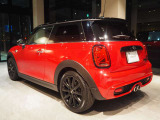 MINI NEXT一宮へのアクセスは、東海北陸自動車道(一宮西IC)を降りて5分ほどと、便利です。在庫確認、道案内など、MINI NEXT一宮へのお問い合わせは TEL 0078-6002-369993(無料)まで!!