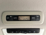 【リアオートエアコン】広い後部座席には必須の機能!風量や温度を自動で調整し前席と同様な車内環境にしてくれるリアオートエアコンを装備。夏の暑さも冬の寒さもストレスなく快適にお過ごしいただけます♪