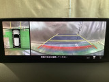 狭い場所での駐車やすれ違いなどでより的確な運転操作に役立つ360&deg;ビューモニターが装備されています。
