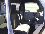 運転席シートヒーター付き!直接体を温めてくれるので寒い日の運転も快適です。