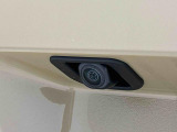 ナビゲーション等を装着した場合にバックするとき後方の安全確認ができるバックカメラが付いてます