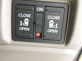 運転席からもスライドドアの操作が可能です!!