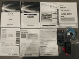 各取扱説明書、キー2個、純正リモコンエンジンスターターキー1個、フリップダウンモニターリモコン1個