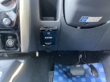 ETC2.0車載器が付いています。料金所のキャッシュレス通過はもちろん、高速道路上の道路情報も通知されます。