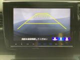 バックでの車庫入れも安心です! リアカメラが付いているバックモニター付のナビを装備しております。操作線もついており距離感も画面から確認できます。