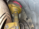 【ビルシュタイン製ダンパー】高速走行時の車両安定性を向上させてくれる人気の装備。街乗りの乗り心地も犠牲にせず、スポーティな走行をお楽しみいただけます♪