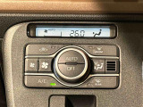 車内空調は&rdquo;AUTOエアコン&rdquo;にお任せ。運転に集中出来ますよ!