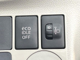 【アイドリングストップ】赤信号や渋滞で停車した際にエンジンを停止し、無駄な燃料の消費を抑えます。燃費向上や環境保護につなげる機能♪エンジンはブレーキを離せば再始動します。