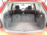ラゲージルームだって広々です!シートを倒して更にお荷物積めちゃいます♪