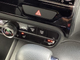 運転席/助手席シートヒーターで寒い日もすぐに温かくなり快適に過ごせます。2段階の温度調整が可能です
