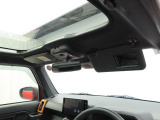 愛知ダイハツではお車をご購入頂いた後が本当のお付き合いのスタートだと思っています。 ですので定期点検や車検もお得なパックをご用意してお客様に頼りにされるダイハツディーラーを目指しています☆