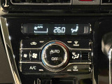 車内空調は&rdquo;AUTOエアコン&rdquo;にお任せ。運転に集中出来ますよ!