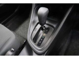 従来のATに比べ変速ショックの少ないCVT。シフトの操作はAT車と同じです。