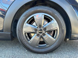 格好良くてピカピカのアルミホイールがあなたの愛車をいっそう輝かせます。