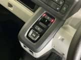 ATセレクトレバーの代わりに指先で操作するエレクトリックギアセレクターを採用。スマートな操作が楽しめます