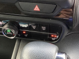 運転席のシートヒーターで寒い日もすぐに温かくなり快適に過ごせます。2段階の温度調整が可能です。