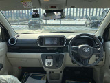 見通しのよいすっきりとした視界で、誰でも運転しやすいです。運転のしやすさは疲れにくさにも繋がります
