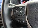 ステアリングスイッチ付き。前方から目を離すことなく操作することが可能です。