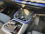 ◆運転席にはメモリー機能を備えており、簡単な操作でシートポジションを2通り記憶させることができます◆