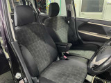 運転席シート廻りは使用感も少なく、良好な状態です。