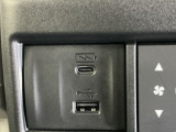 (Type-C〈3A〉)USBチャージャー搭載。スマートフォンなどの充電にとっても便利です