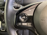 ステアリングにオーディオ操作スイッチが付いています。オーディオ画面に直接タッチしなくても操作が出来ますので、運転に集中できます。