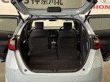 後列を収納すれば大型トランクに早変わり!段差も出来ず荷物の積み込みもラクラク♪