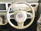 ステアリングも使用感が少なく、きれいな状態となっております♪