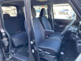 運転席は座り心地が良く快適にドライブをしていただけます。
